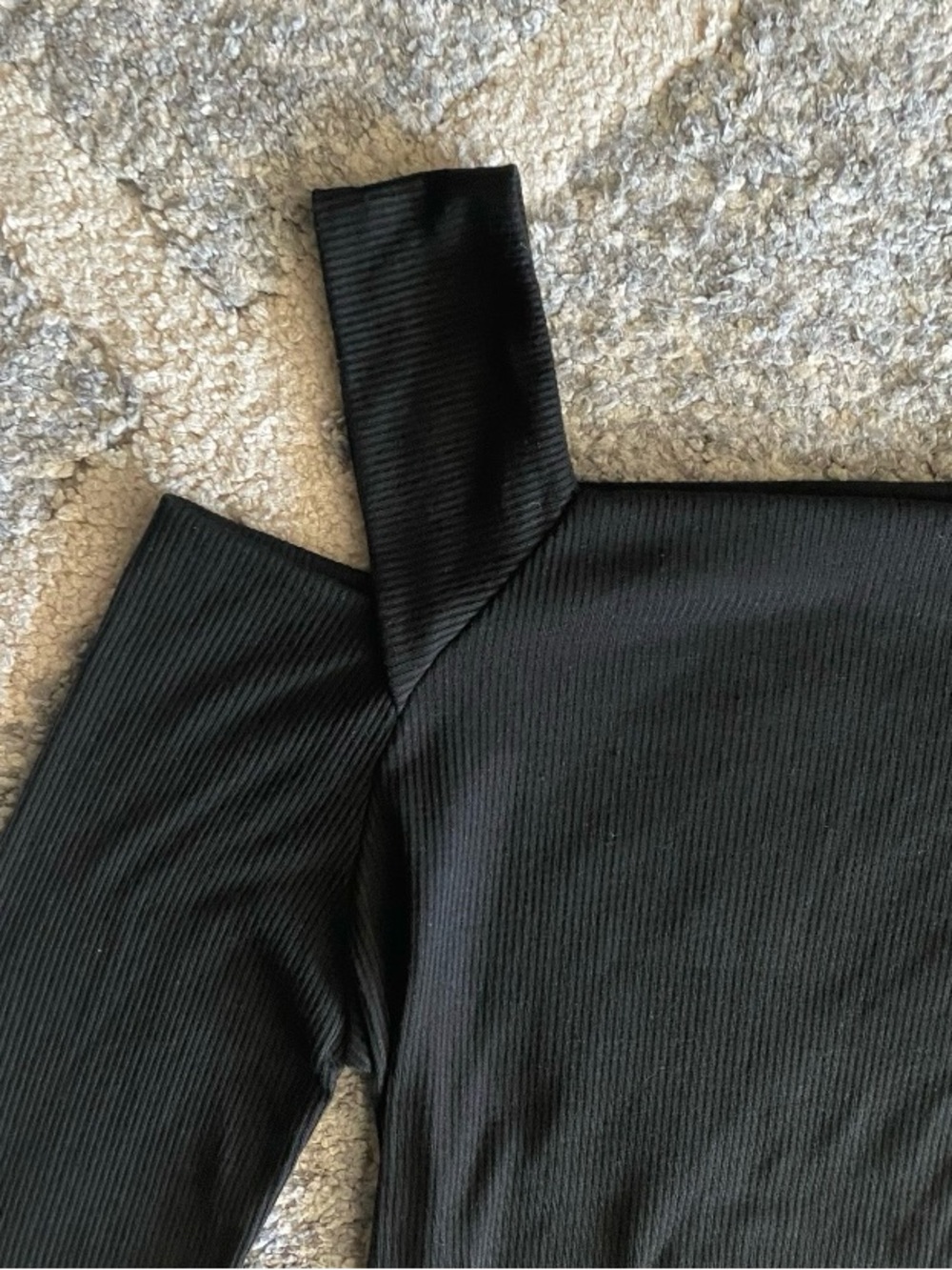 Black Shoulder-Cut Ribbed Dress - Picture 4 of 4